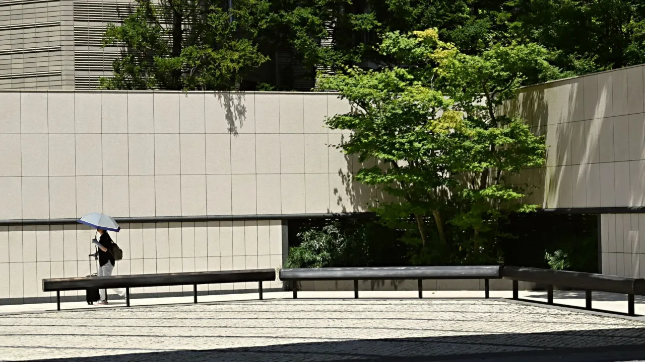 Private Equity vs Real Estate Investments Moonfare Moonfare